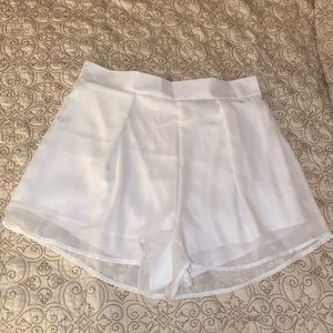 “4 for 20” Windsor Women’s Flowy Shorts With Waist Band Zipper In Ivory